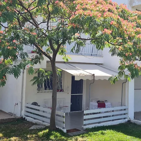 Vakantiehuis Family House In Gerakini Kalyves Polygyrou